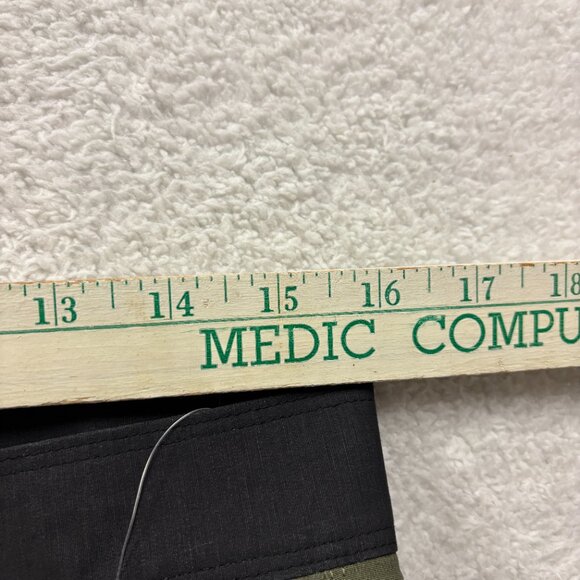 NWT Hurley Mens 29 (32") Transit 18" Walk Outdoor Hybrid Short Green Black - Picture 3 of 7